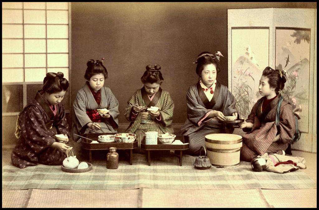 В старину в Японии кухне было отведено очень важное место, поскольку там и готовили пищу, и общались между собой.